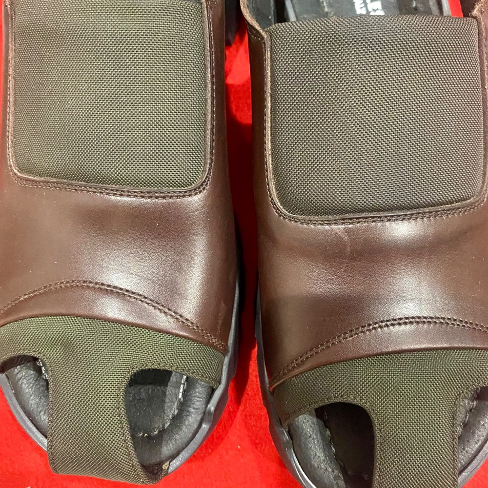 Men's Brown Leather Slip-On Sandals - Picture 3 of 9